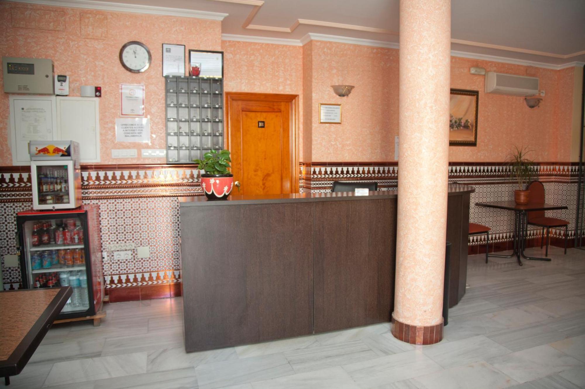 Niza Guest house San Juan Del Puerto